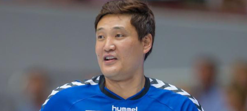 Лучший бомбардир в истории бундеслиги Юн Кён Син: "Я рад, что Ханс Линдберг побьёт мой рекорд. Поздравлю его от всей души"