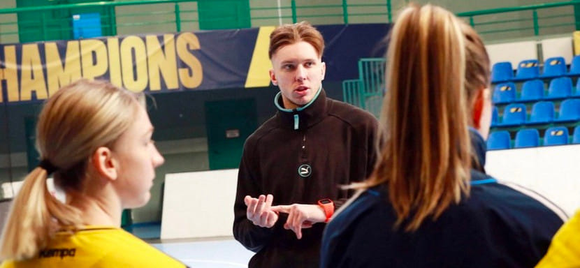 "На топ-турнирах не волновался так, как перед игрой "Берестья". Никита Вайлупов начал тренерскую карьеру