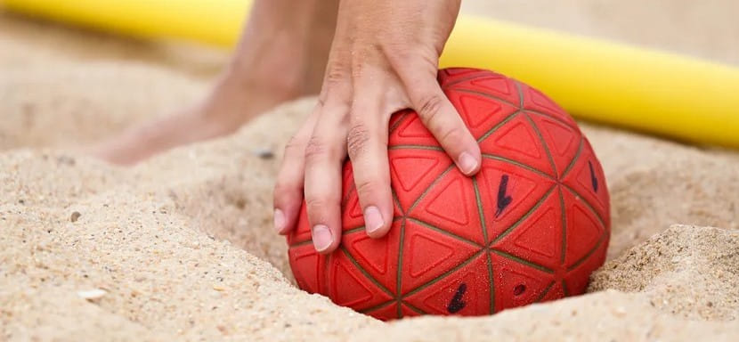 Сборные Испании и Германии возглавляют рейтинги в мужском и женском пляжном гандболе