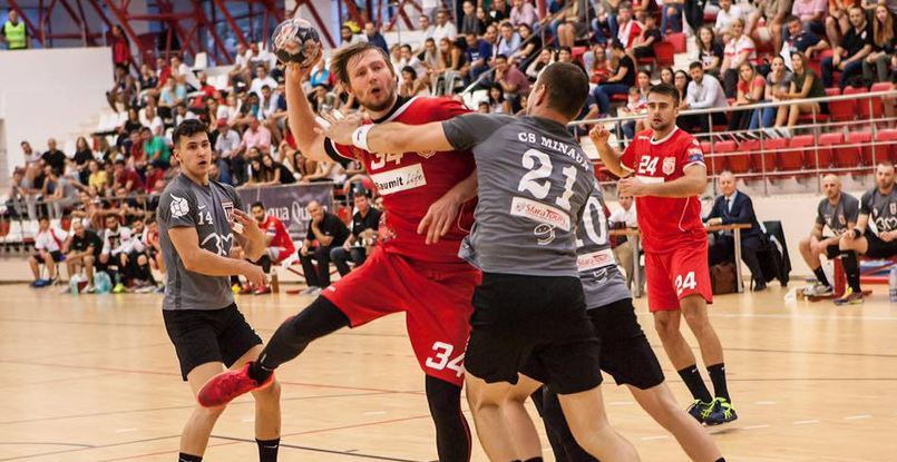 Российский полусредний Виталий Комогоров летом перейдет из бухарестского "Динамо" в венгерскую "Татабанью"