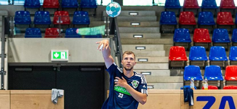 Германия. Белорусский полусредний Владислав Кулеш забросил четыре мяча во втором товарищеском матче "Ганновера" в этом межсезонье