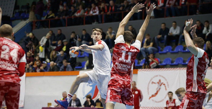 Суперлига. Реабилитация Чехова, бой "Таганрога" и первая победа "Каустика"