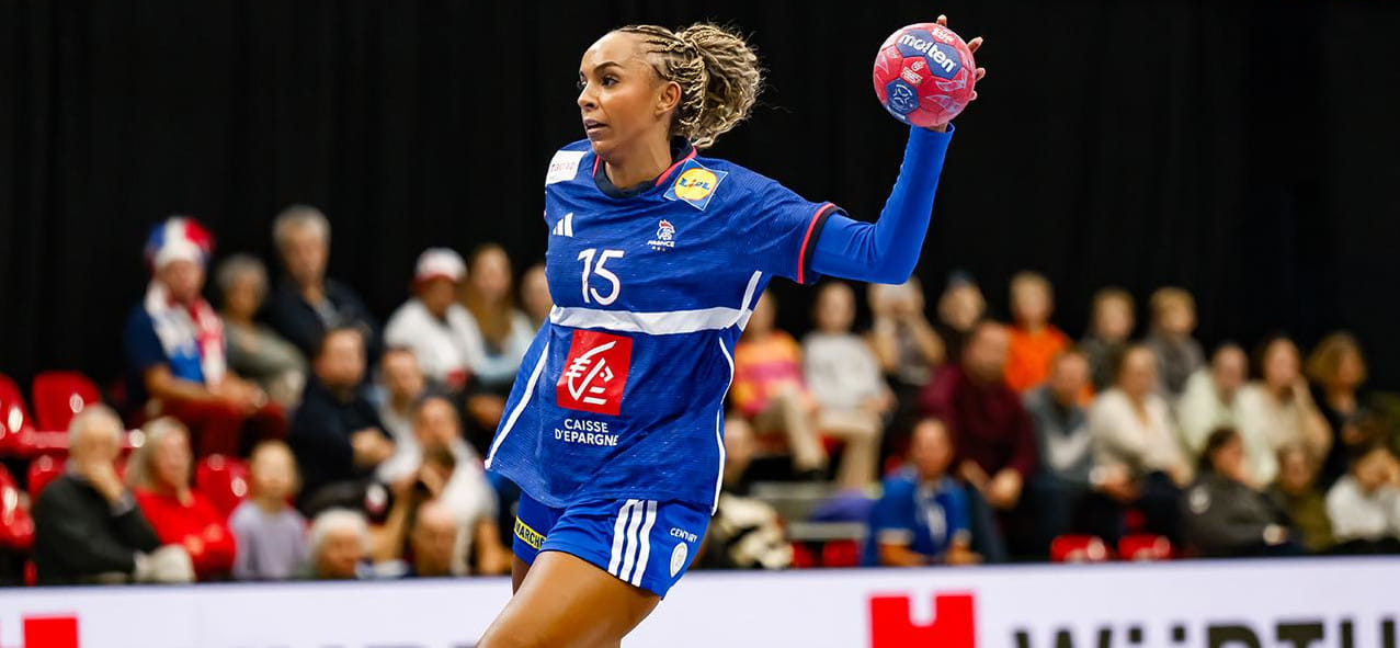 На женском ЧМ-2025 сегодня завершаются два групповых турнира, ещё в двух группах пройдёт 2-й тур