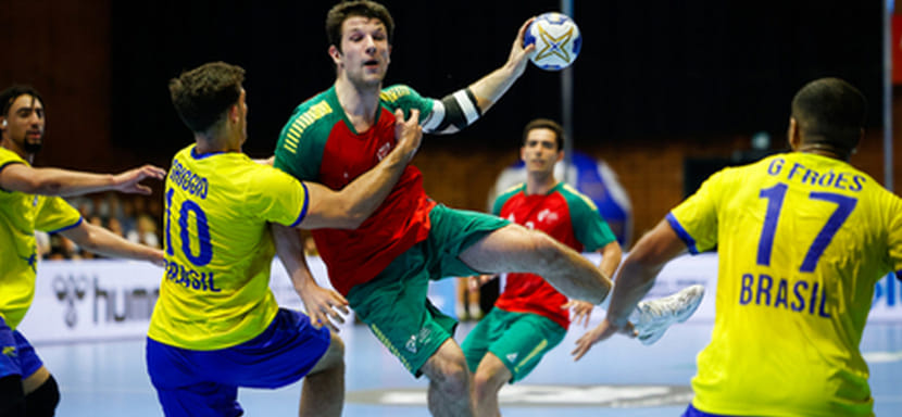 Португалия. 20-летний правый полусредний "Агуаш Санташ" Жоау Гомеш перебрался в "Спортинг"