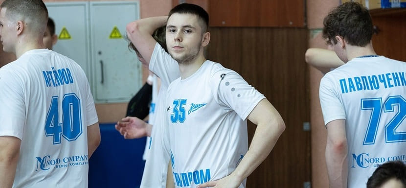 Olimpbet Суперлига. 21-летний правый крайний Владислав Добрынин покинул систему "Зенита" и присоединился к саратовским "аграриям"