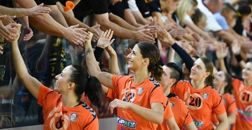 Топ-лиги гандболисток: старт с места в карьер