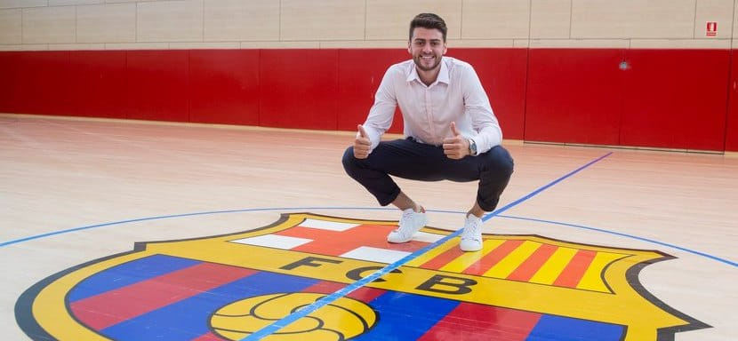 Официально. Бразильский полусредний Аньел Лангаро стал игроком "Барселоны"