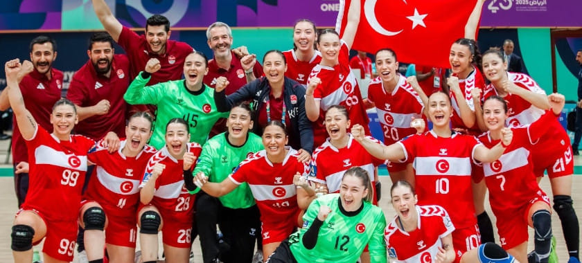 Сборная Турции обыграла команду Казахстана в финальном матче женского гандбольного турнира Исламских игр. Это второй успех турчанок подряд