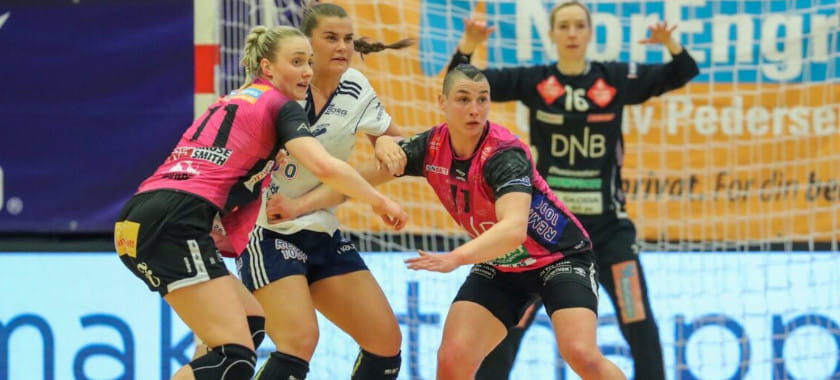 Норвегия. 7 голов Анны Вяхиревой принесли "Кристиансанду" разгромную победу в первом матче финальной серии чемпионата страны