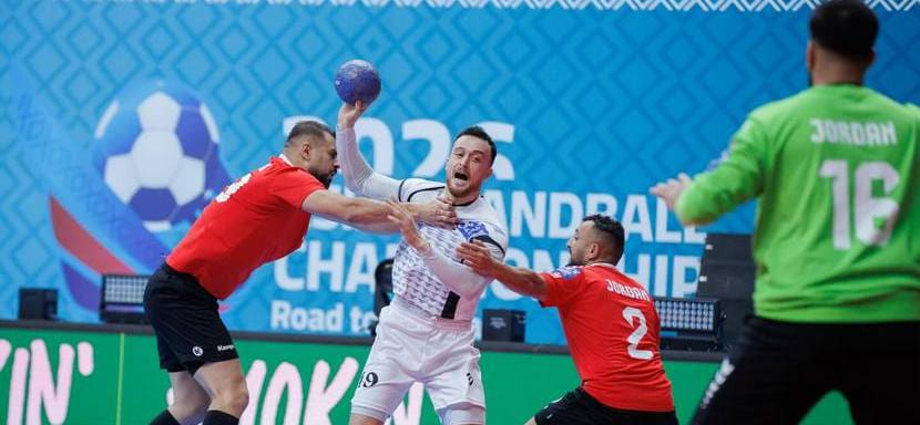 Сборные Бахрейна и Ирака досрочно вышли из группы мужского чемпионата Азии, проходящего в Кувейте