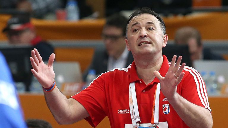 Главный тренер "Татрана" Славко Голужа: "Слава богу, три подряд сложных и важных матча уже позади"