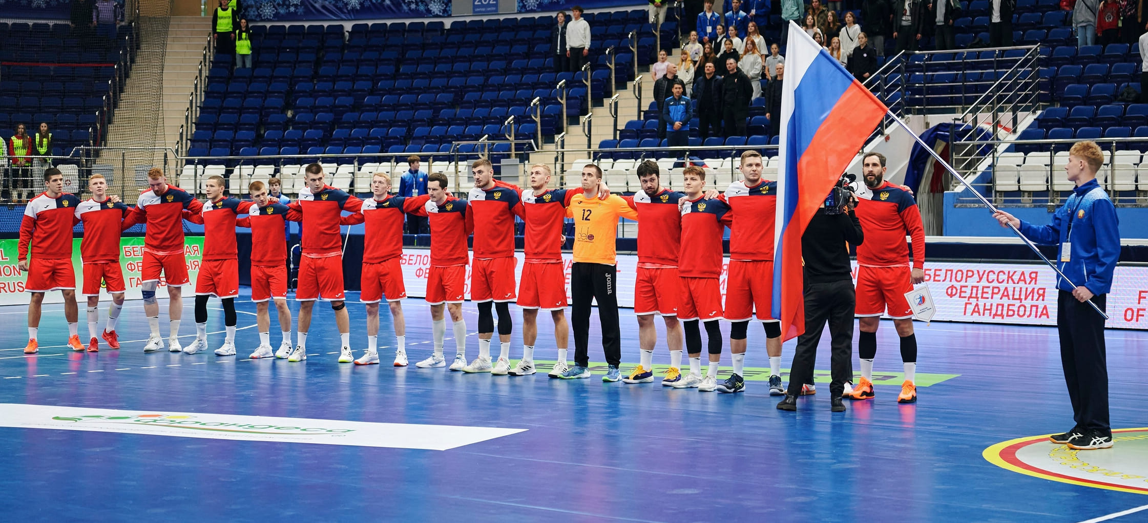 Когда нужно вкручивать шурупы игроку в голову, или О чём говорили за кулисами турнира в Минске