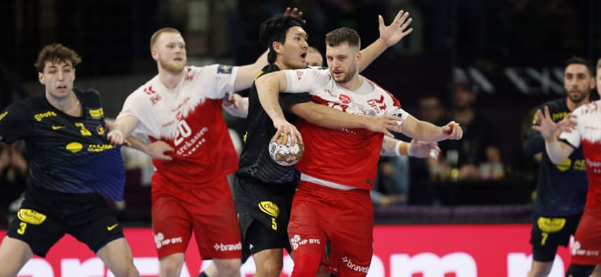 Гол Симона Хальда за 30 секунд до конца принес "Ольборгу" минимальную победу над "Нантом" в Лиге чемпионов