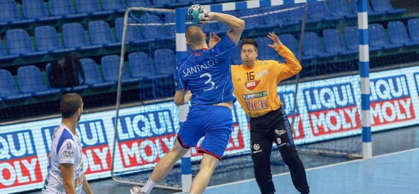 Лига чемпионов. "Мешков Брест" сегодня на домашней арене проведет матч третьего тура с венгерским "Пиком". Известны составы команд