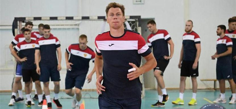 Даниил Шишкарёв: "Лучше одним крепким русским словом заменить три-четыре слова тренера на балканском. Иногда к этому приходится прибегать"