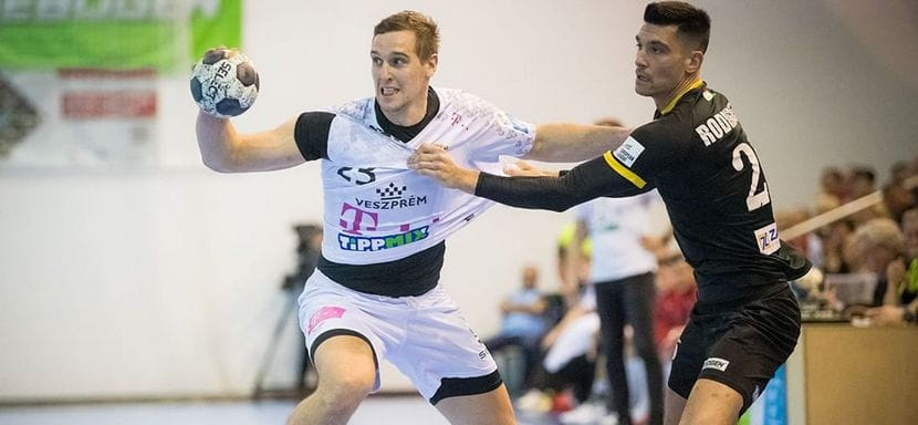 Венгрия. "Веспрем" потерял второе очко в 19 турах чемпионата, 4 гола Максима Михалина помогли "Будакалашу" вырвать победу у "Ференцвароша"