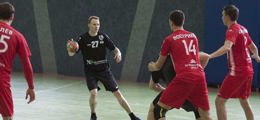 Высшая лига. Левый полусредний дубля "Невы" 21-летний Степан Шарко будет выступать за омский "Скиф"