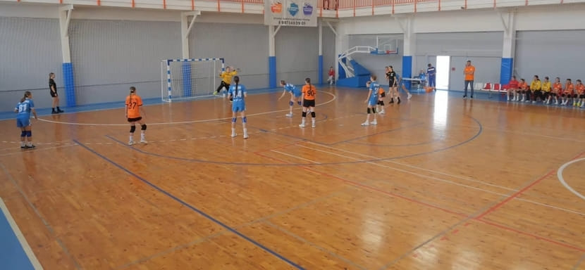 Лидеры молодёжного первенства "Астраханочка"-СШОР и "Динамо-Синара-2" добились крупных побед