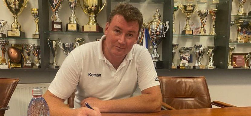 Румыния. Главным тренером мужского "Бухареста" стал Элиодор Войка. Также в команде два новых гандболиста