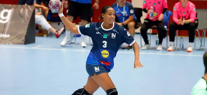 Женская бундеслига. "Тюрингер" объявил о переходе капитана "Неккарзульма" Шарон Нойтмер. Срок контракта — 2 года