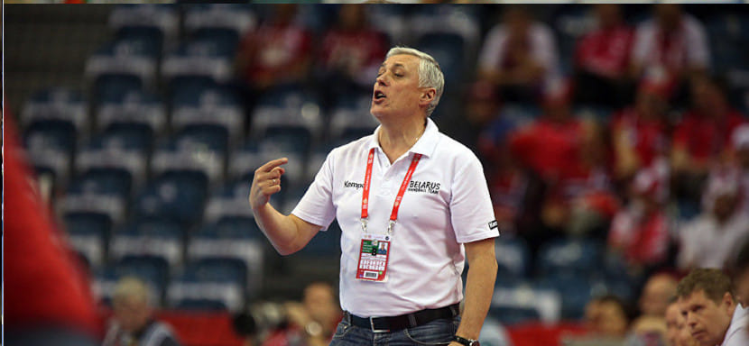 ЧЕ-2022. Юрий Шевцов: "У нас были проблемы в обороне, так как центральный защитник очень рано получил два удаления"