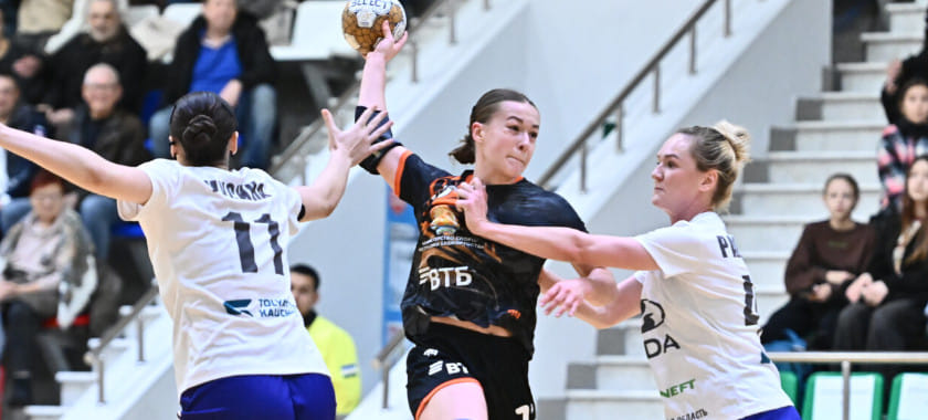 Угроза санкциями в действии: Владимир Полетаев завёл "ладушек" и переехал "лисиц"