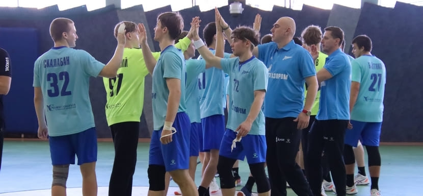 Первая тройка в таблице молодёжного первенства России среди юношей добилась синхронных побед