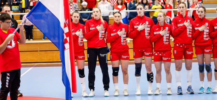 Женская сборная Хорватии неожиданно уступила национальной команде Сенегала на домашнем товарищеском турнире