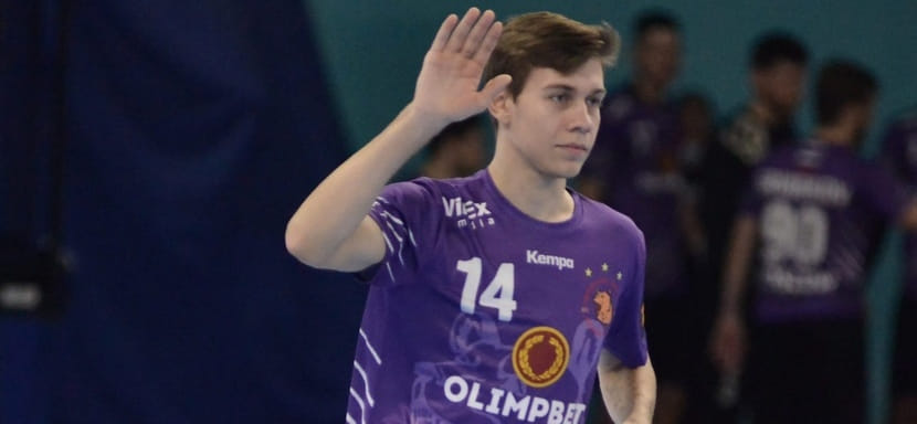 Olimpbet Суперлига. Евгений Боровой: "У "Каустика" могу выделить молодого Данилу Иванова. Он играет очень уверенно"