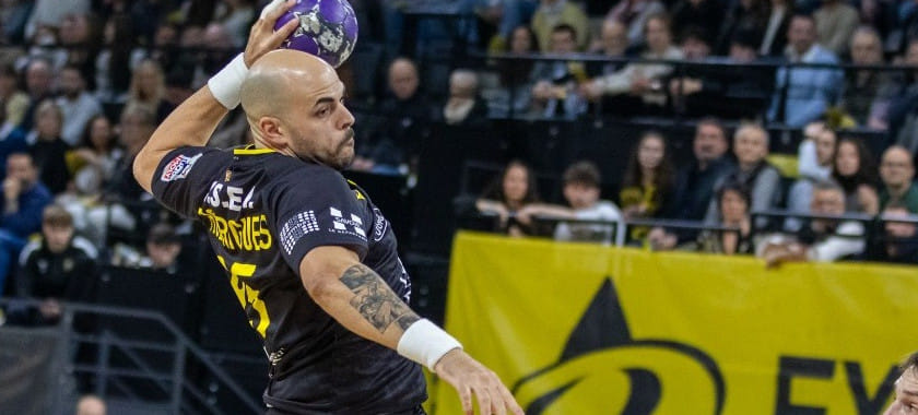 "Шамбери" дома обыграл "Истр", "Сен-Рафаэль" крупно победил "Экс" в матчах чемпионата Франции