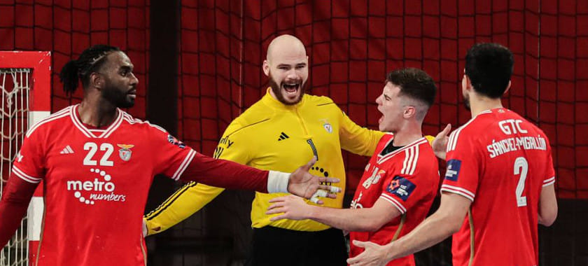 Венгрия. Трансферный слух. Датский голкипер "Бенфики" Майк Йенсен может пополнить состав "Веспрема" Косоротова и Вайлупова