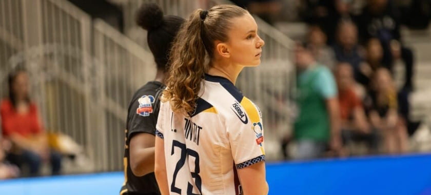 Линейная сборной Франции Лилу Пинта следующим летом сменит "Дижон" на "Мец". Она подписала двухлетний контракт с новым клубом
