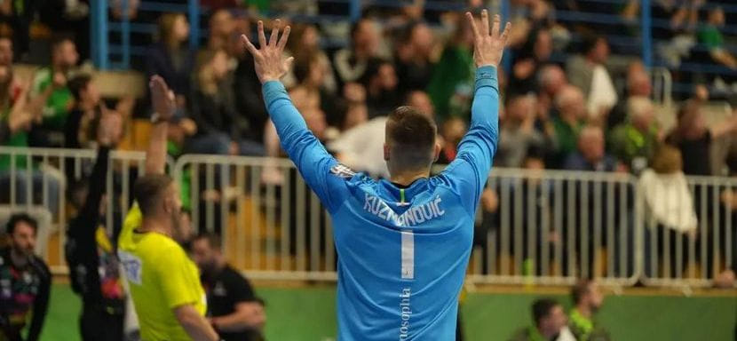 Европейская лига. Голкипер "Нексе" Доминик Кузманович — автор лучшего вратарского спасения в матчах второго тура (ВИДЕО)