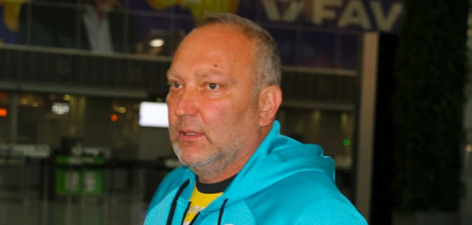 ЧЕ-2022. Сборная Украины прибыла в Минск на матчи против команды России — из-за коронавируса выбыл из строя Эдуард Захаров