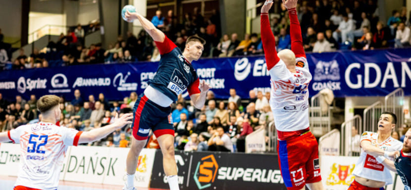 Польша. Претендующие на попадание в еврокубки "Гурник", "Хробры" и "Азоты" добились побед в воскресных встречах мужского чемпионата