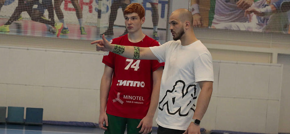 Сборная Беларуси под руководством Никуленкова и Шиловича продолжает подготовку к Играм стран СНГ. На тренировках помогает и Артём Королёк