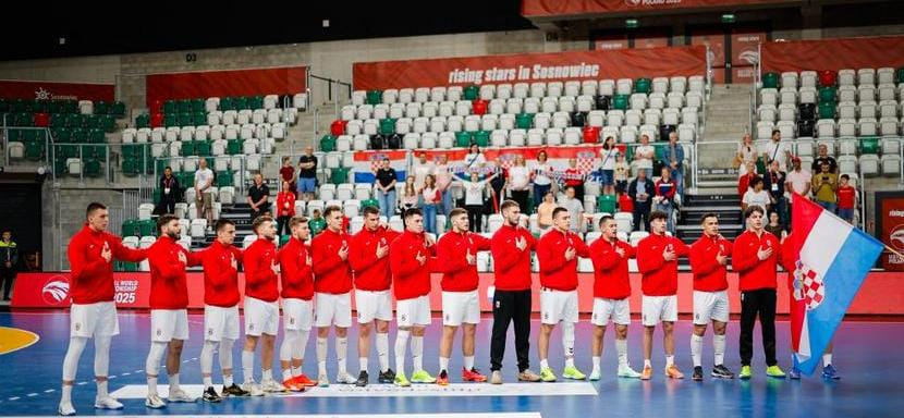 "Решительно осуждаем подобные формы общения и поведения". В хорватской федерации отреагировали на скандал в молодёжной сборной