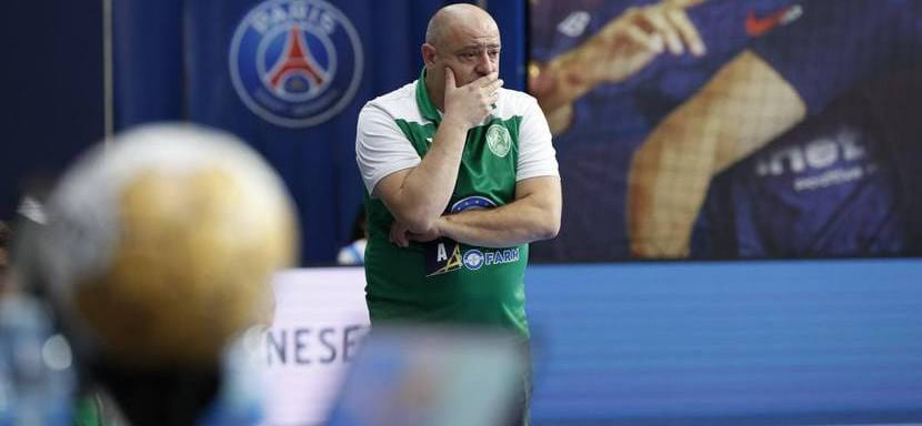 Кадровый слух. 50-летний специалист Александр Йович может быть уволен с поста главного тренера "Еврофарма Пелистера"