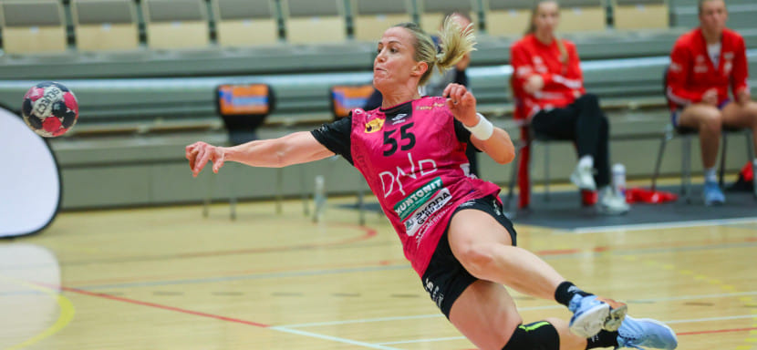 Норвегия. Знаменитая линейная "Кристиансанда" 38-летняя Хейди Леке объявила о беременности. Появление ребенка ожидают в апреле