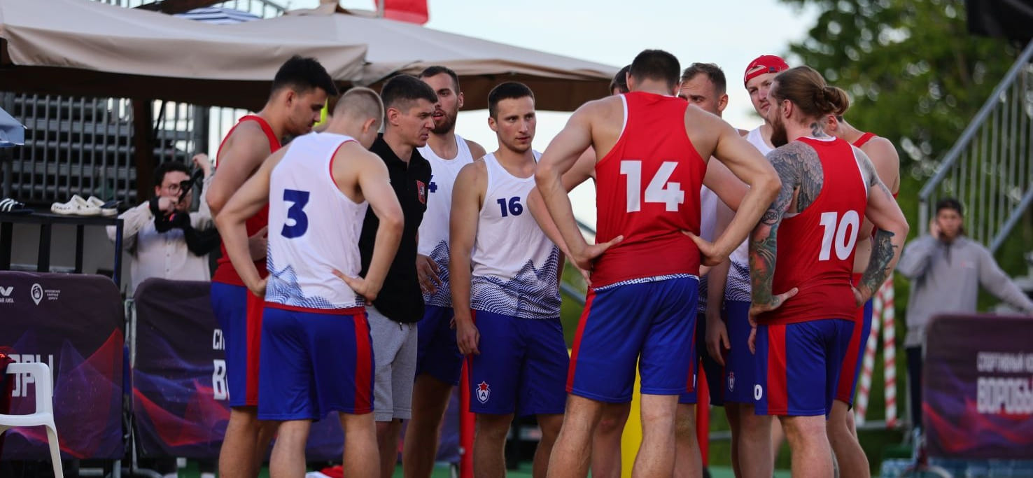 И последние стали первыми. Команда ЦСКА – "Академия", перекроив состав, забрала пляжное золото