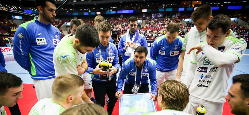 ЧЕ-2022. Любомир Враньеш назвал состав словенцев на стартовые матчи отбора. В списке приглашенных разыгрывающий "Мешков Брест" Сташ Скубе