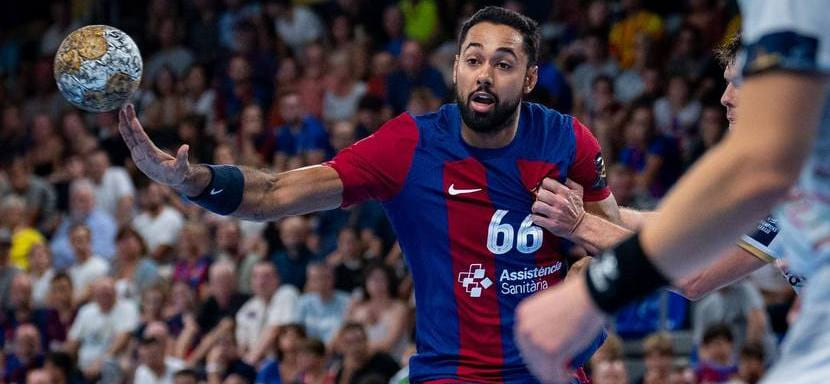 Правый полусредний "Барселоны" и сборной Франции Мелвин Ричардсон с лета 2025 года будет выступать за польскую "Вислу"