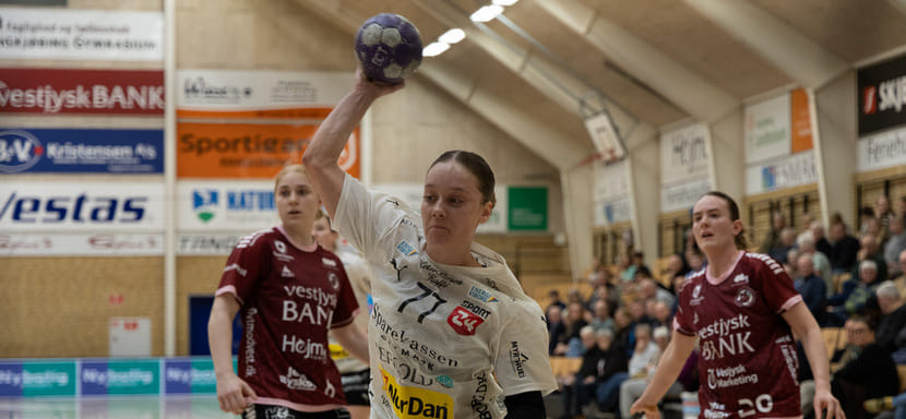 Датский "Виборг" продлил контракт с разыгрывающей сборной Фарерских Островов Яной Миттун