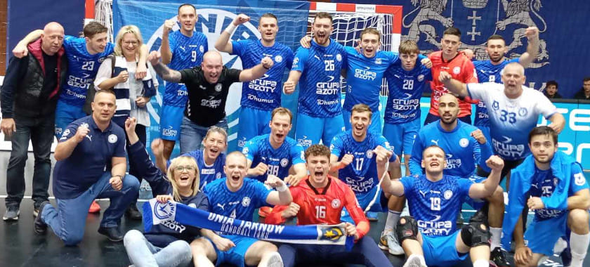 Польша. 11 голов Смоликова и Бушкова принесли "Тарнуву" победу в результативном матче с "Выбжеже". "Заглембе" уступил "Азотам"