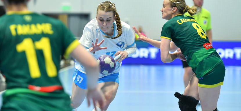 27-летняя правая полусредняя Арина Безбабных присоединилась к звенигородской "Звезде". Последнее время она играла за "Динамо-Синару"