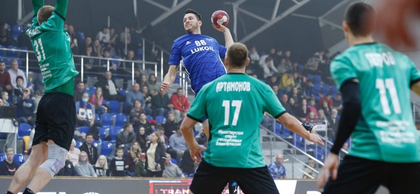 Olimpbet Суперлига. 25-летний белорусский правый полусредний Артур Карвацкий расторг контракт со ставропольским "Виктором"