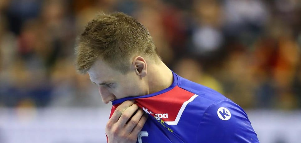 ЧМ-2021. Даниил Шишкарев: "После игры со словенцами родные и близкие попросили нас быть сдержаннее, тем более что матчи смотрят дети"