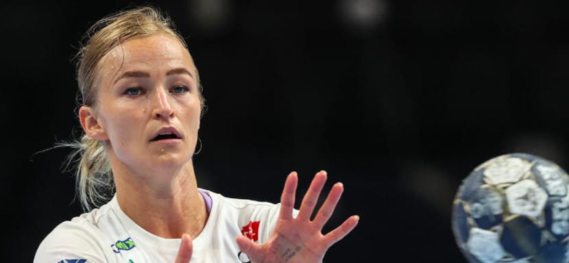 Венгрия. "Слова Офтедал полностью переврали. Она контактировала с "Эсбьергом" до продления контакта с "Дьёром". Топ-клуб анонсировал новичка