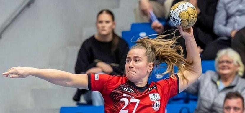 Дания. Правая крайняя Анне Толструп Петерсен пролонгировала контракт с "Эсбьергом"