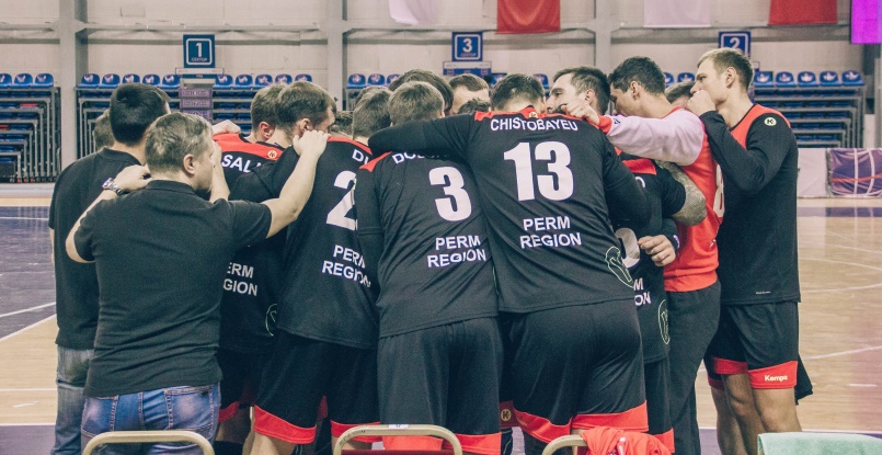 Кубок России. Четвертьфинальный день "медведей". Дальше — без "Виктора" и "Невы"